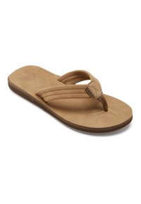 Sandale en suède marron avec une semelle intérieure texturée, un design à double bride et une semelle extérieure en caoutchouc. Présente un design de style tongs.