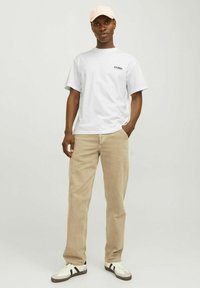 Jack & Jones JORVESTERBRO BACK SS CREW NECK  - Triko s potiskem - bright white
