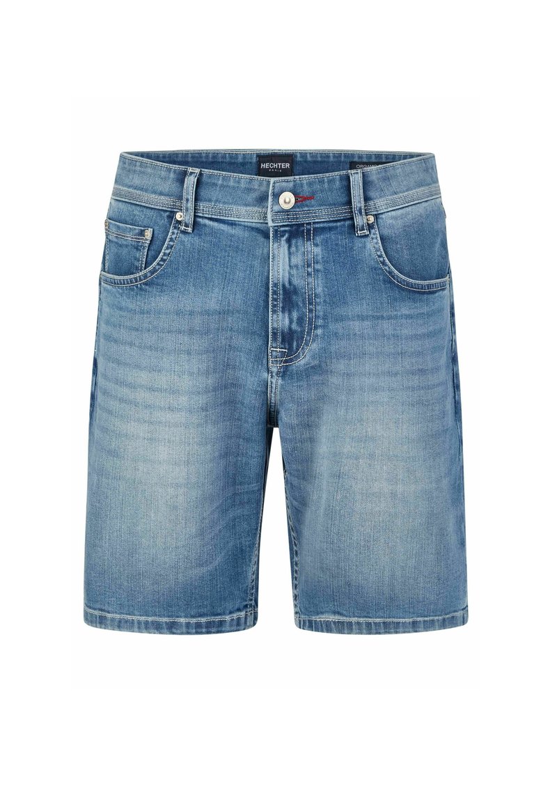 Lichte blauwe denimshorts met een vervaagde wassing. Voorzien van vijf zakken, riemlussen en een knoopsluiting. Recht gesneden, knielange stijl.