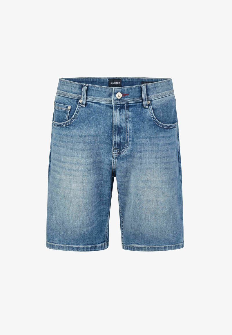 Lichte blauwe denimshorts met een vervaagde wassing. Voorzien van vijf zakken, riemlussen en een knoopsluiting. Recht gesneden, knielange stijl.