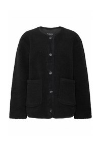 Svart fleecejacka med rund halsringning, framknäppning, två fickor fram och textilstruktur. Kordflosseraccent vid knäppningen.