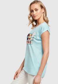 Merchcode THINKING COMIC EXTENDED SHOULDER TEE - T-shirts print - ocean blue