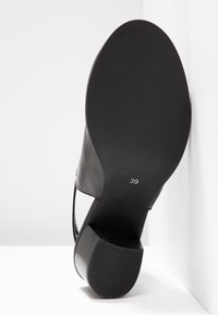 Zign Sandales classiques / Spartiates - black
