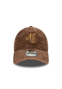 Καφέ καπέλο από κοτλέ με χρυσό κεντητό λογότυπο "NE", ρυθμιζόμενο λουράκι και στρογγυλό σχήμα κορυφής με υφασμάτινη υφή.