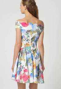 Outfitters Nation FLORES - Vestido informal - multicolor