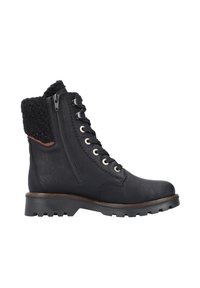 Botas de cuero negro con cordones y un cuello de pelaje negro. Presentan una cremallera lateral, un acento de cuero marrón y una suela texturizada y gruesa.