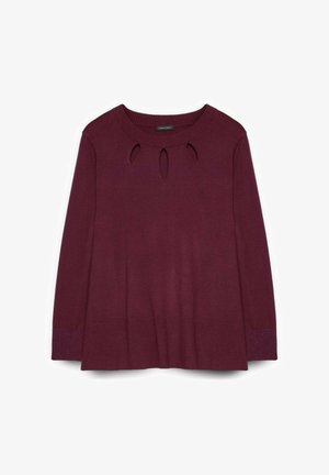 Pulover burgundy cu mânecă lungă, cu decolteu rotund, având detalii decupate în față și manșete și tiv din material striat pentru un finisaj texturat.