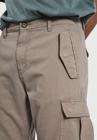 Redefined Rebel RRPLJOLAN - Pantalones cargo - walnut