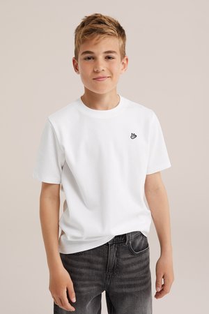 WE Fashion Osnovna majica kratkih rukava - white