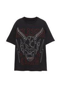 Crna majica s velikim bijelim obrubom demonske lubanje s rogovima, crveni gotički natpis "HELLFIRE CLUB", dva munje i zvijezde na prednjem dijelu.