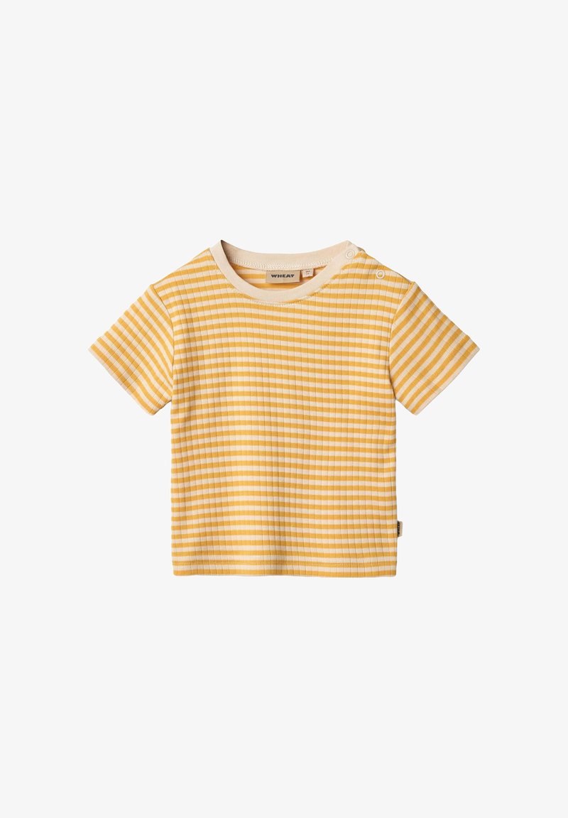 Gelbes gestreiftes T-Shirt mit kurzen Ärmeln, ribbeliger Textur, rundem Halsausschnitt und zwei Knopfakzenten an der Schulter. Markenlabel innen sichtbar.