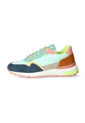 Sneakers con tomaia di un verde menta chiaro, accenti in suede blu navy, arancione e marrone, suola ammortizzata, suola esterna texturizzata rosa e fodera interna verde chiaro.