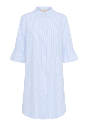 Robe chemise rayée bleu clair avec un col, des manches courtes en forme de cloche et un devant à boutons. Fait en tissu doux.