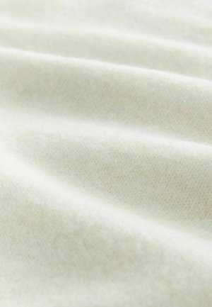 Helle Stoffe mit einer weichen Textur, versehen mit dezenten Fältchen und einem leichten Glanz, der ein glattes und gleichmäßiges Webmuster hervorhebt.