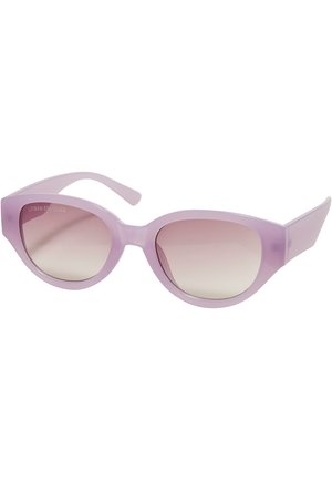 Lilla plastikust kassikoobasprillid suunaga gradient läätsed, lame tempel ja peene brändimine vasakul küljel.