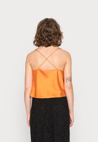 Monki Top - orange