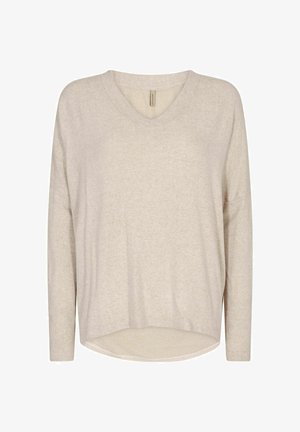 Bež džemper s dugim rukavima i V-izrezom, opuštenog kroja, izrađen od mekanog materijala, s blago zakrivljenim rubom i bez vidljivih ukrasa.