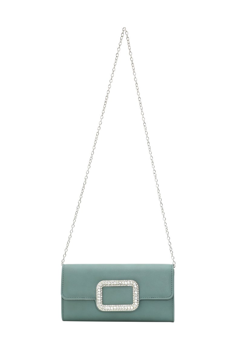 Teal læder clutch taske med sølv kædestrop, prydet med en rektangulær krystaldekoreret spænde foran og en glat tekstur.