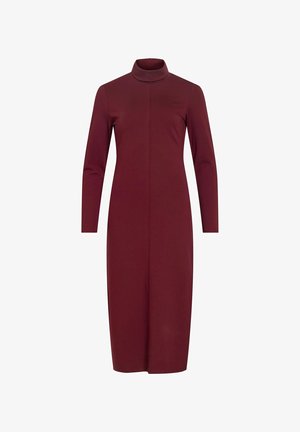 Sukienka z długim rękawem w kolorze burgundowym, z wysokim dekoltem, prostym fasonem i centralnym szwem biegnącym z przodu. Wykonana z gładkiej tkaniny.