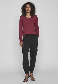 VILA VIRIL V-NECK NOOS - Stickad tröja - beet red