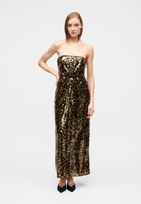 Strapless sequined evening gown in gold and black, featuring a fitted bodice, a gathered waist detail, and a floor-length silhouette.