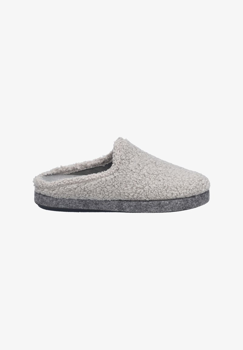 Chausson gris en tissu moelleux avec une surface texturée. Design à dos ouvert avec une semelle plate de couleur gris foncé.