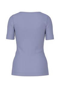 Helllila Kurzarmoberteil mit rundem Ausschnitt und aufgerollten Ärmeln. Hergestellt aus weichem, elastischem Material mit einer glatten Textur.