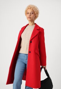 Vero Moda Petite VMFORTUNESARA  - Manteau classique - salsa