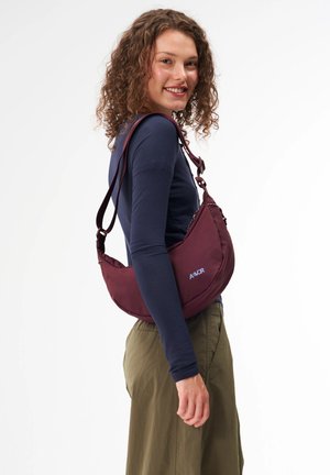AEVOR, SLING BAG SMALL UNISEX - Cross body bag - burgundy - rot