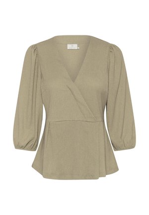 Blůza z ribkované látky olivově zelené barvy s výstřihem do V, třičtvrtinovými balónovými rukávy a peplum lemem. Obsahuje design s překlopením.