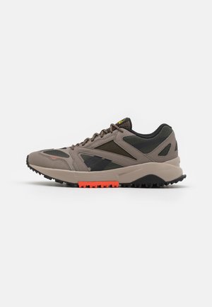 LAVANTE TERRAIN 2 - Vaelluskengät - army green/trek grey/core black