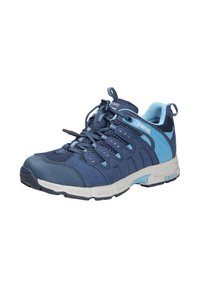 Scarpa sportiva blu scuro e blu chiaro con materiali in rete e suede, chiusura con lacci e suola imbottita bianca inclinata per mostrare il lato esterno.