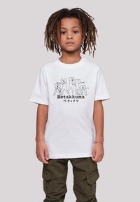 White short-sleeve t-shirt featuring a black graphic with bear characters and the text "Betakkuma" in both English and Japanese.