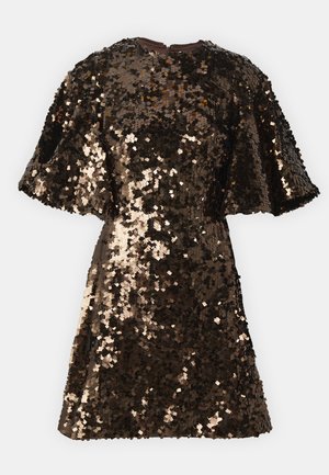 Kimalainen mekko, jossa on pyöreä pääntie, lyhyet liehuvat hihat ja istuva vartalo, joka laajenee helmasta. Värit vaihtelevat tummanruskeasta kultaan.