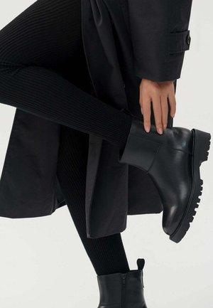 Vagabond KENOVA  - Stivaletti con plateau - nero