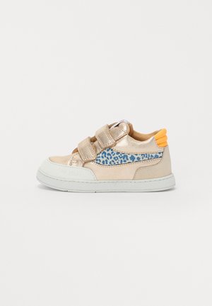 MOUSSE BACKY - Chaussures premiers pas - gold\blue