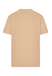 Beige bomulds t-shirt med afslappet fit, korte ærmer og rund halsudskæring. Ingen synlige grafikker eller dekorationer.