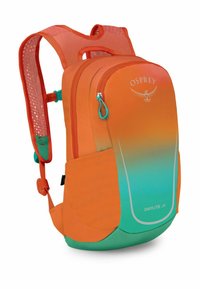 Osprey Daylite Jr rugzak in oranje met een geleidelijke teal-gradiënt, voorzien van verstelbare mesh schouderbanden en een hoofdcompartiment met ritssluiting.