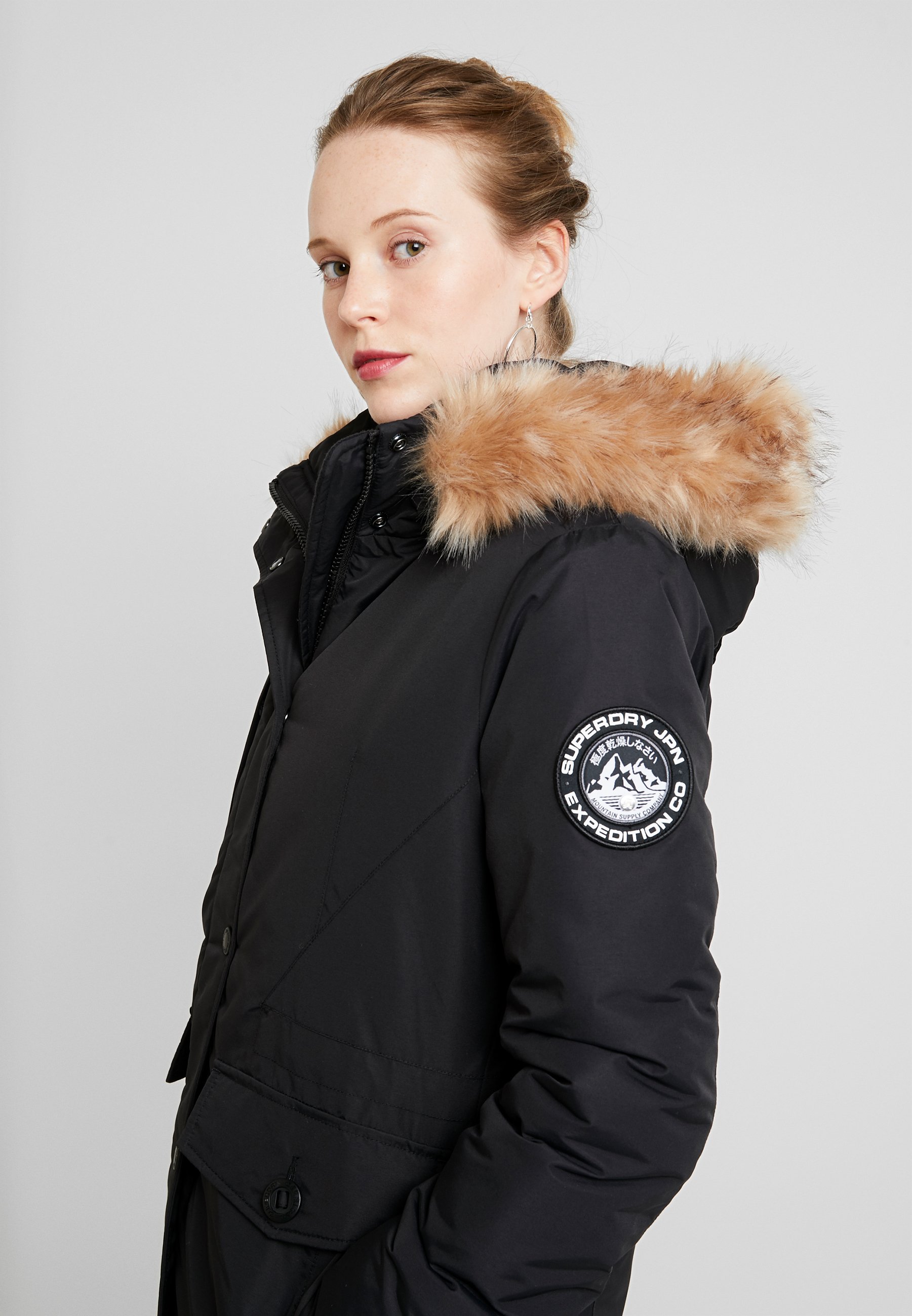 ashley everest jacket black