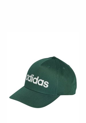 Cappellino da baseball verde in tessuto, con visiera curvata e logo "adidas" bianco stampato sulla parte anteriore. Cinque occhielli di ventilazione sulla parte superiore.