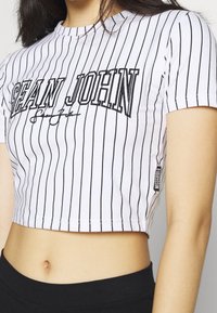 Missguided Camiseta estampada - white