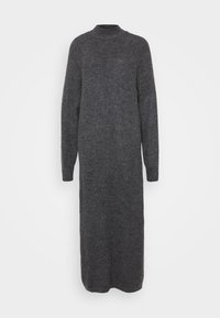 Lang, mørk grå strikkekjole med høy hals og lange ermer; har et teksturert, ribbet mønster. Designet er kroppsnært og gulvlengde.