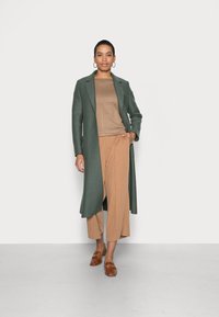 Saint Tropez MILASZ R-NECK - Džemperis - camel