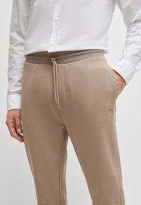 BOSS SESTART - Jogginghose - open brown