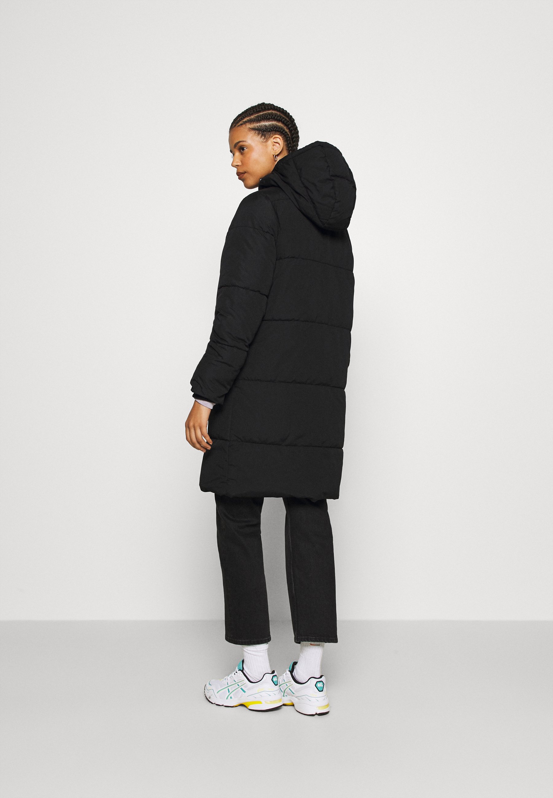 Vila VITRUST Vinterkåpe frakk blacksvart Zalando.no Vila Dunkåpe frakk blacksvart Zalando.no