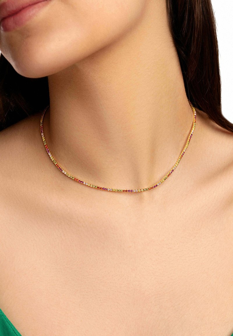 Perlen-Choker-Halskette mit mehrfarbigen Glasperlen in einem zarten Design, das eine Mischung aus rosa, grün und gelb zeigt.