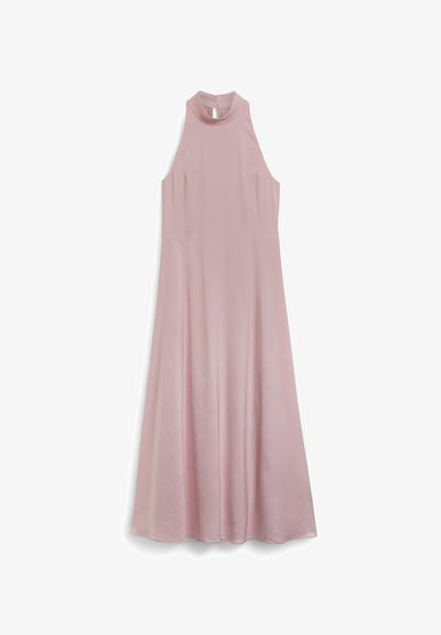Różowa sukienka bez rękawów z wysokim dekoltem, lejącym kształtem litery A, gładką fakturą materiału oraz zapięciem na plecach w kształcie łezki.