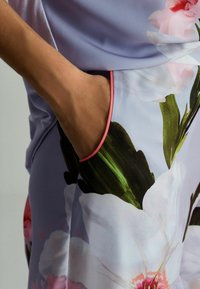 B by Ted Baker Pyžamová sada - grey floral