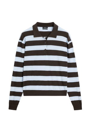 Koszulka polo z długim rękawem w czarne i jasnoniebieskie poziome paski oraz dwoma guzikami na listwie, ułożona na płasko na białym tle.