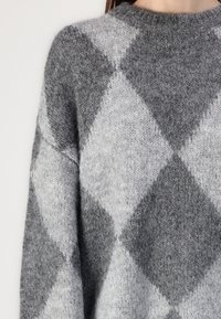 Noisy May NMSUTTON OVERSIZE  - Pulover - dark grey melange